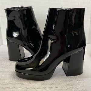 Journee Collection Black Chunky Heel Ankle Boots